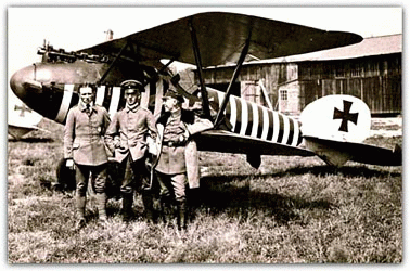 Jasta Boelke pilots
with Albatros DVa (right to left): Ltn. Gerhart 
Bassenge (7 victories), Ltn. Fritz Kempf (2 victories) and Ltn. d. R. Herman 
Vallendor (5 victories) - thanks to Jim Streckfuss/Over the Front for this
caption